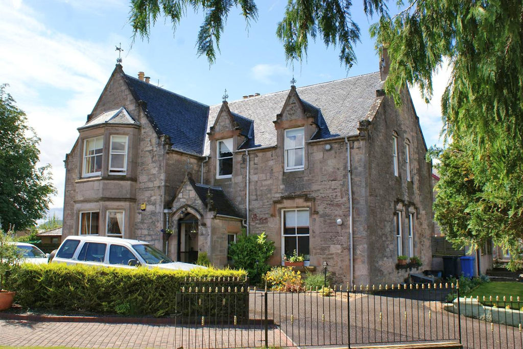 Ardmeanach House B&B in Inverness