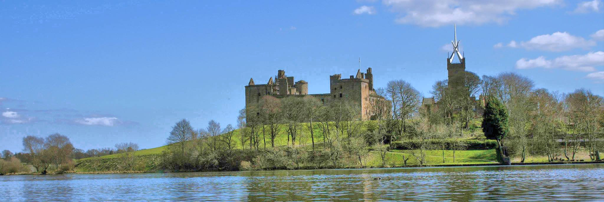 Linlithgow Palace and Loch