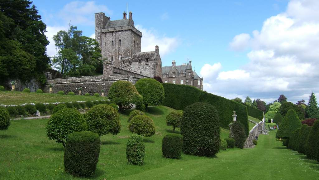 Drummond Castle in Perthshire
